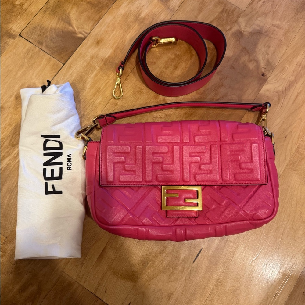 Fendi Roma baguette Pink Leather Shoulder Bag